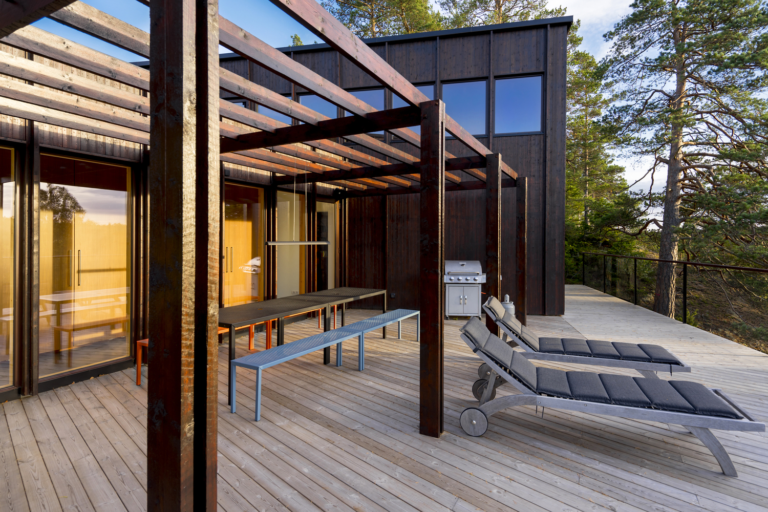 斯德哥尔摩乡村有机景观中的清晰几何建筑-39