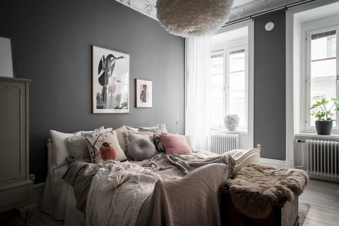 19 世纪瑞典公寓的柔和对比设计-5