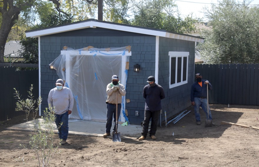 用时间酝酿,为孩子们创造的野趣花园丨美国丨TERREMOTO-6
