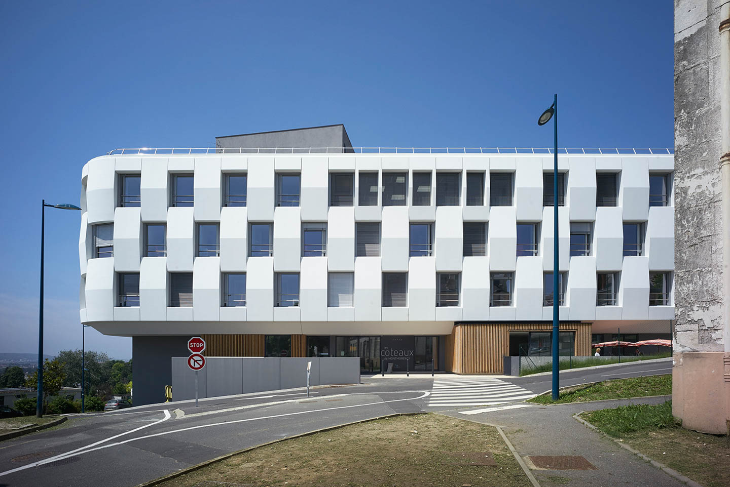 蒙莫朗西养老院

注：EHPAD是法语Établissement d'Hébergement pour Personnes Âgées Dépendantes的缩写，意为失能老人接待机构 ，通俗来说就是养老院Montmorency是一个地名，音译为蒙莫朗西 丨MyanmarMon-1