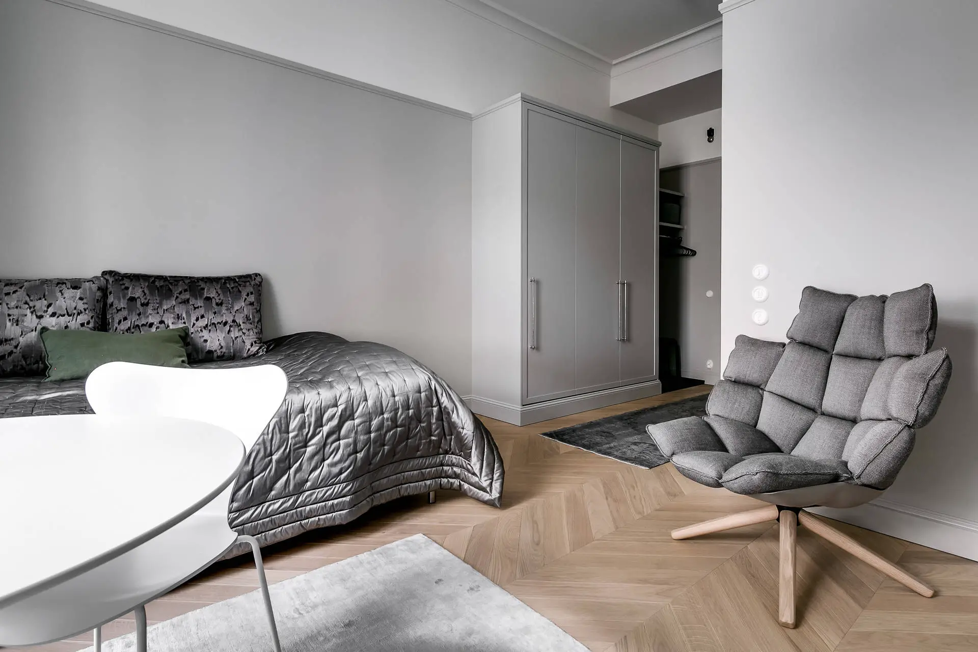 28 平米酒店式豪华公寓，厨房设计成亮点-7