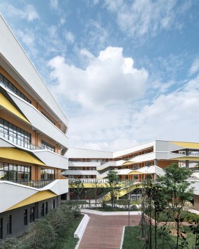 Yongjiang Experimental School / DC Alliance