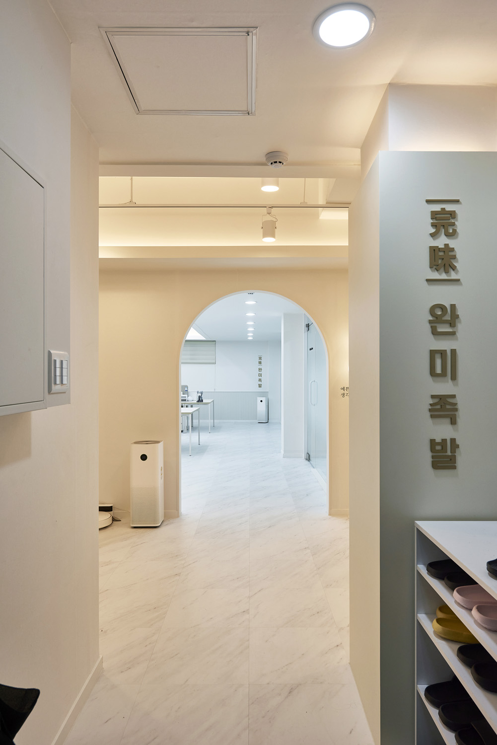 极简主义的 45 平米外卖办公室设计-18