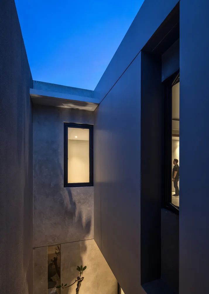 印尼 CJ House | 紧凑现代绿色住宅-18