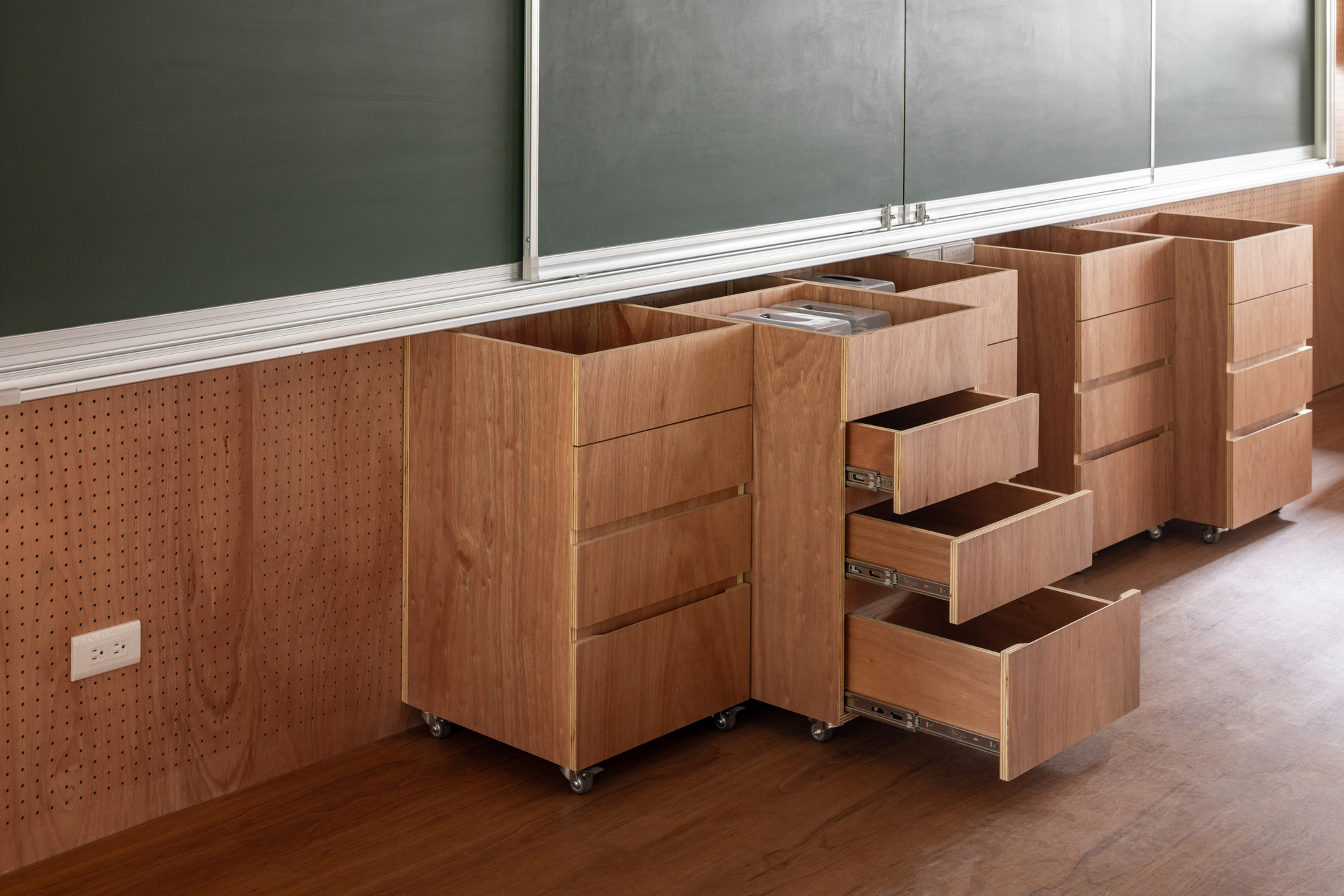 Qingshan Forest Junior High School Classroom / 317designstudio-48