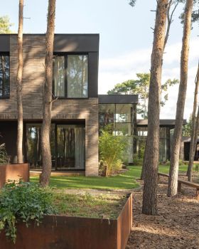 House Among The Trees  / Wrzeszcz Architekci + mode:lina