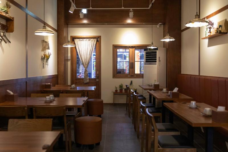 17 平美食店铺的温馨宜居设计-4