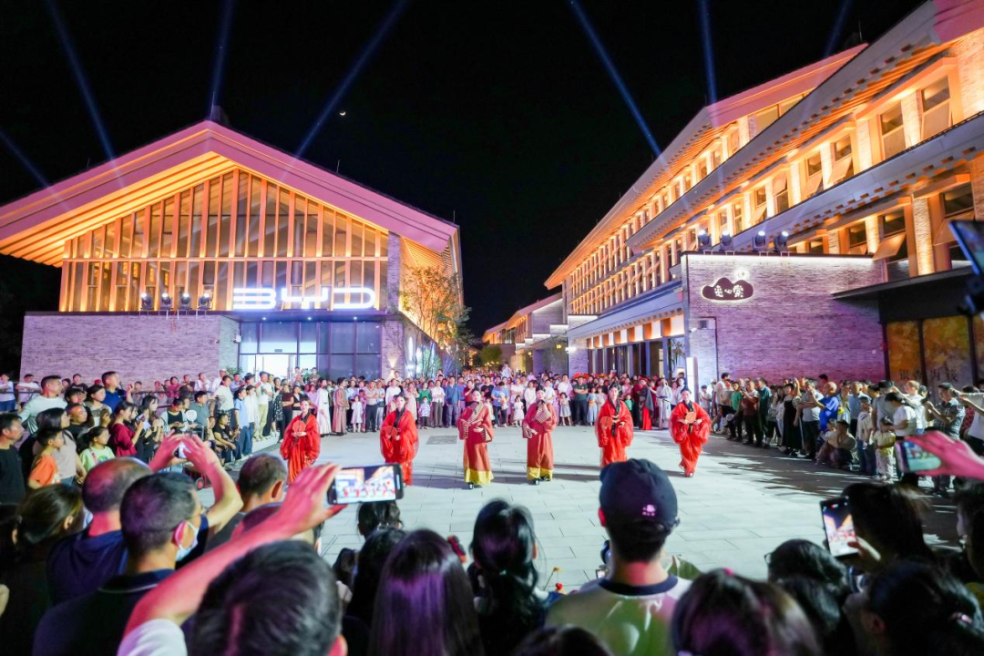 新闻速递|中南建院首个“投建运”一体化项目——随州草甸子历史文化街区焕新试运营-24