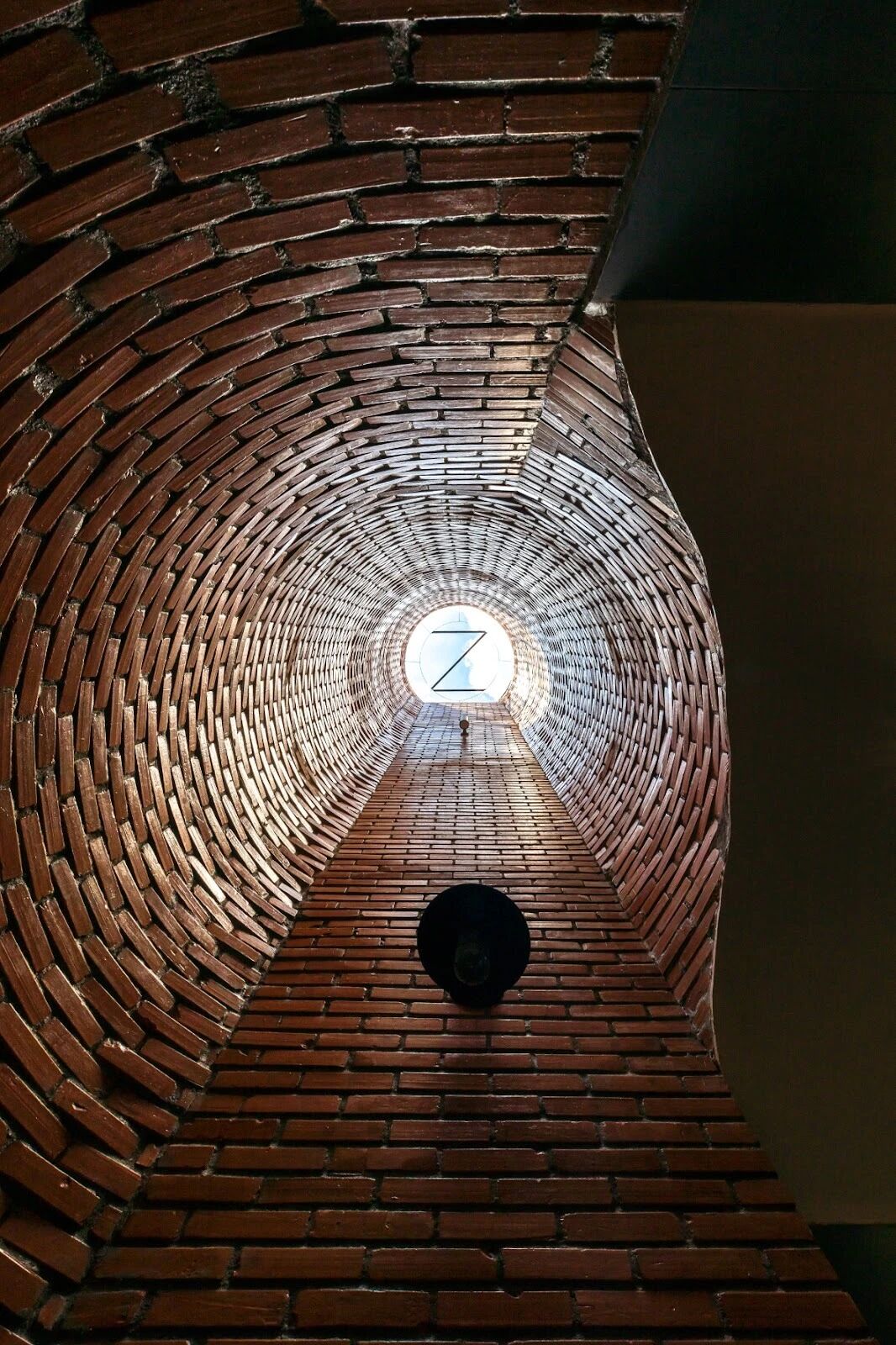 把房子扭成“Z”字，在闹市中心安了个会呼吸的家-24