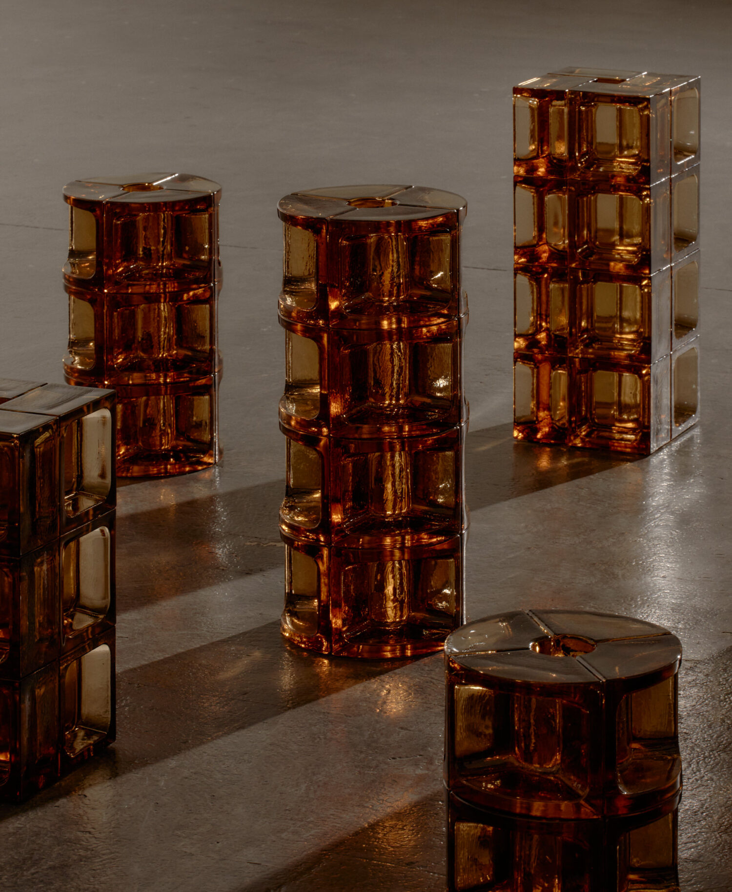 Tom Fereday & Charlie White 联合呈现 Versa,探讨废旧材料再利用的创意之作-23