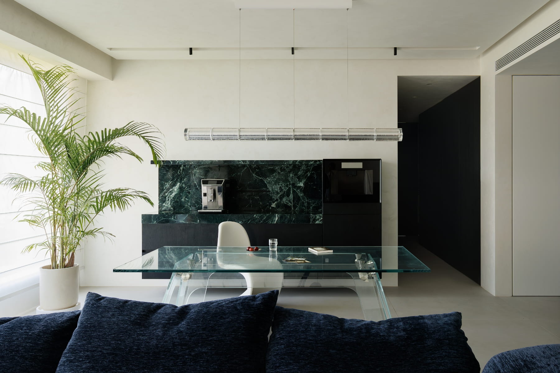 HURR赫设计丨极简中彰显趣味与品味的家-2