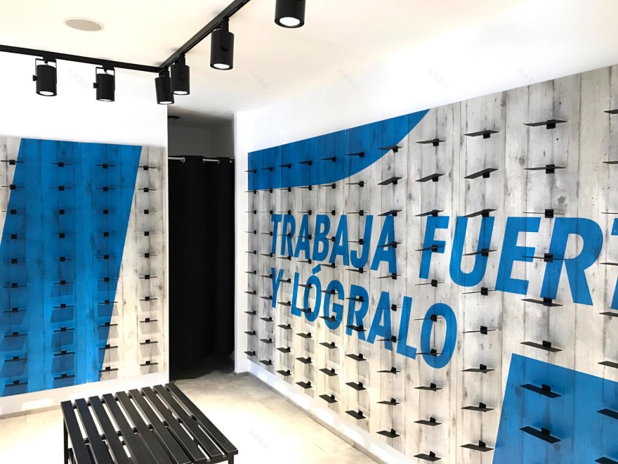 康罗托联合产品公司
注:Conrotto一般为专有名称,音译为康罗托,对于United Products Conrotto结合常见语境推测为某公司名称做此翻译,若有具体背景信息,可能翻译更精准 丨古巴-32