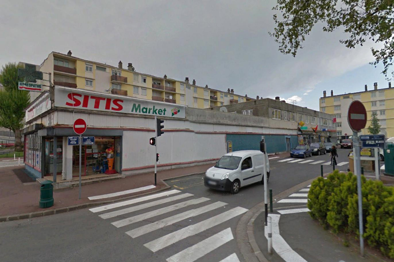 南特雷商业商店与学生住宅的现代设计-6