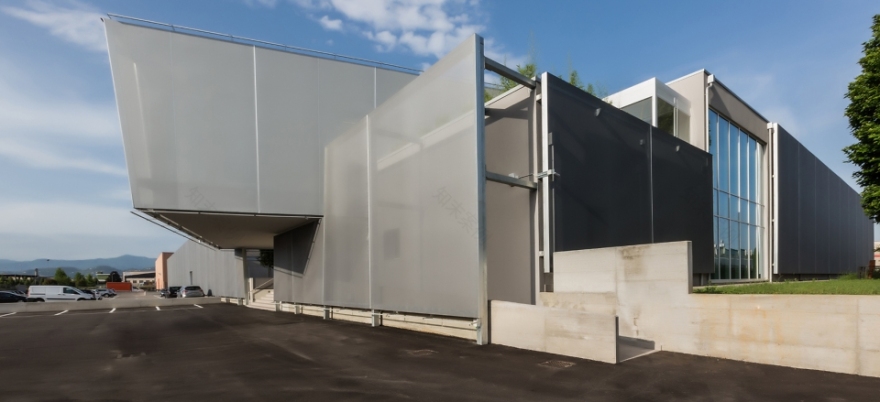 意大利 Gotha 化妆品公司总部,iarchitects 打造黑白对比的现代空间-9