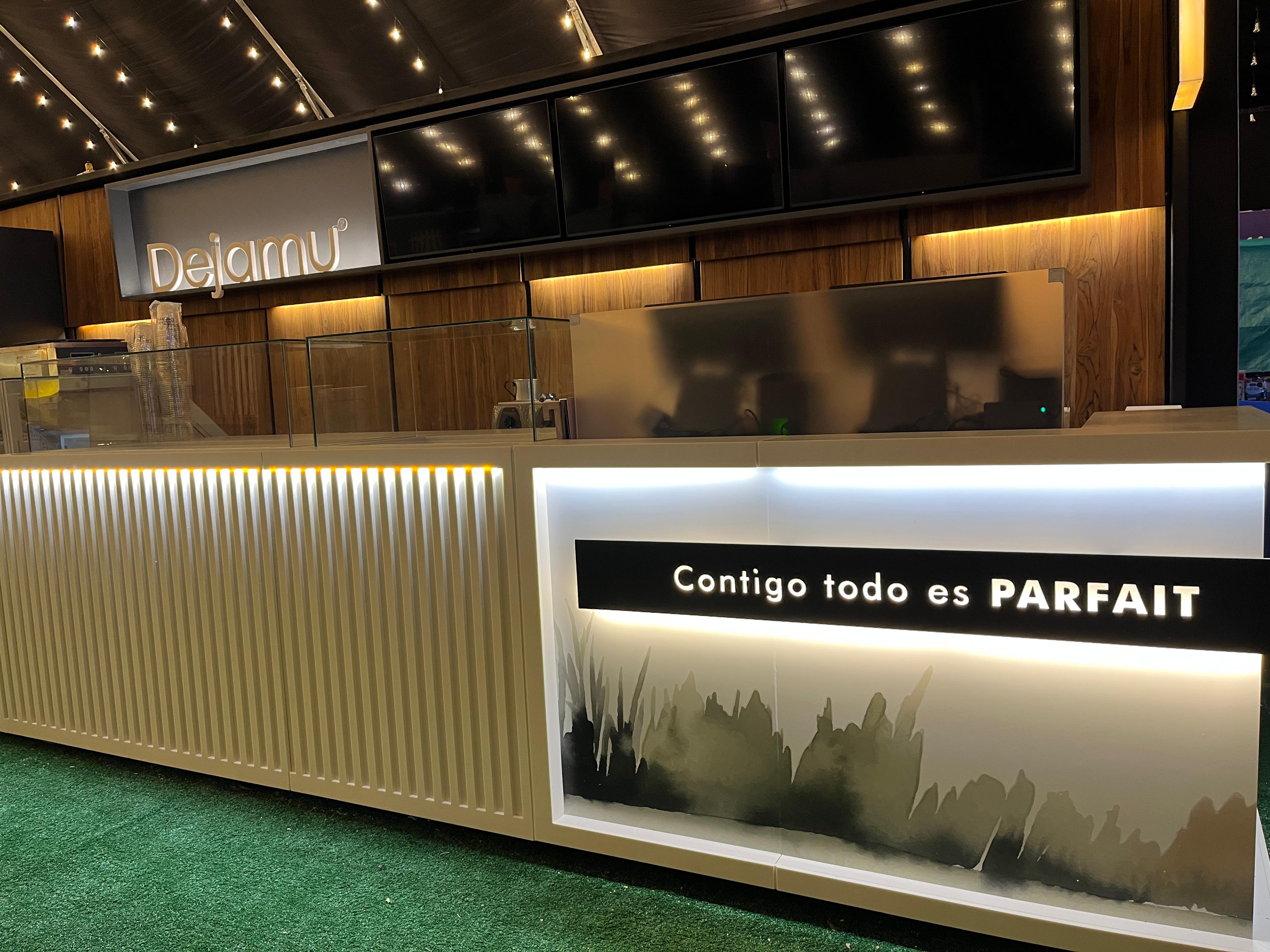 Stand Vassar - Dejamu-5