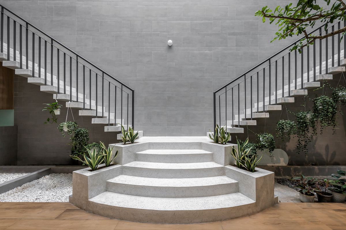 绿色桥梁连接多世代家庭-28