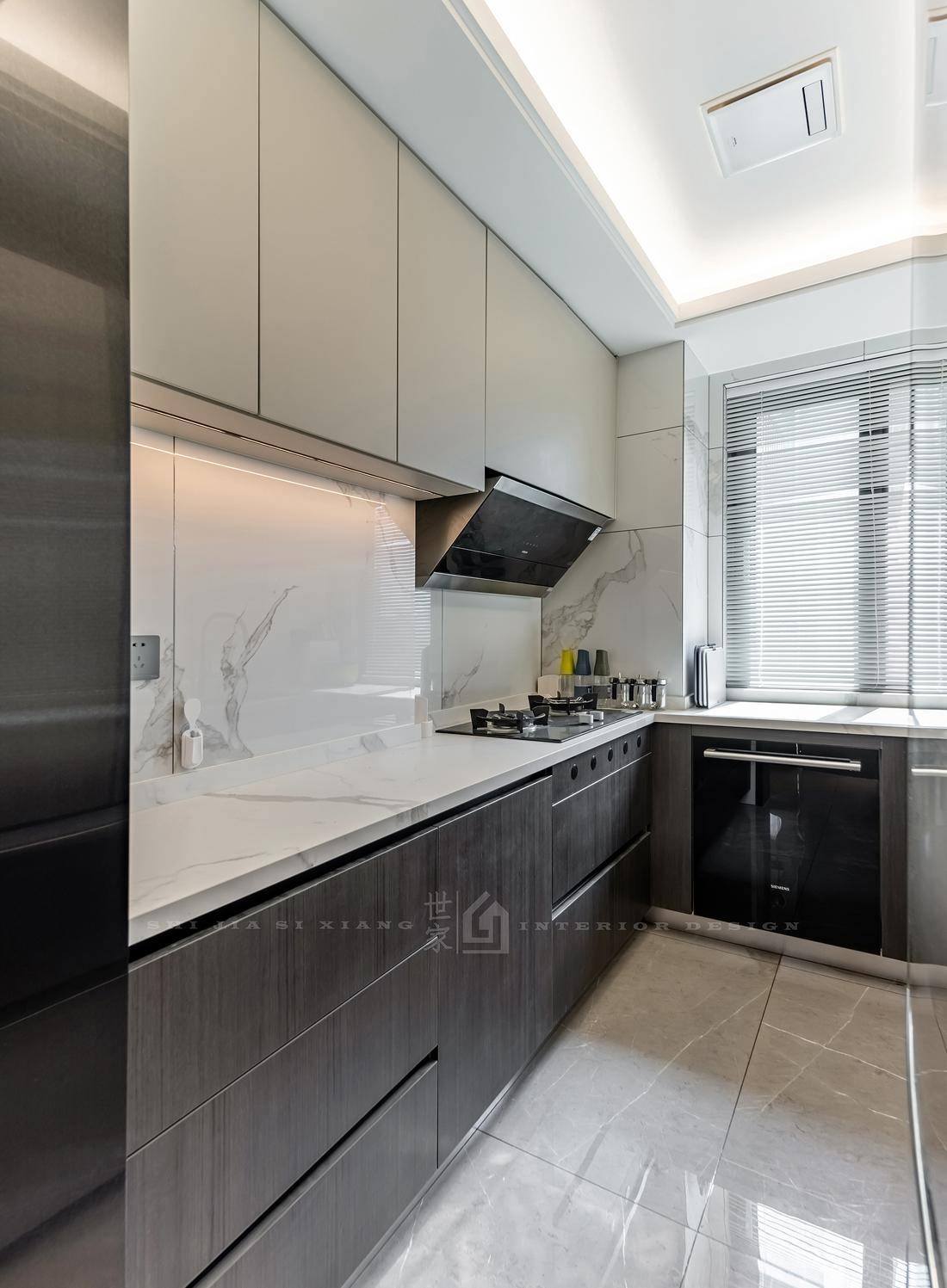 现代轻奢四居室装修设计-40