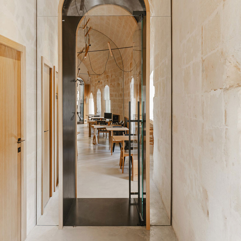 火山岩墙壁和古董花瓶：意大利的艾马斯特里迷你酒店-6