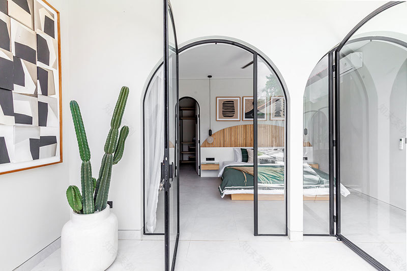 巴厘岛假日别墅 | 弧形与绿植的时尚设计-21