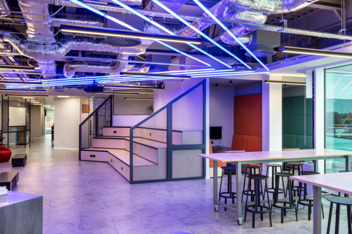 游戏巨头 Wargaming 英国总部,创造力和家庭文化完美融合-12