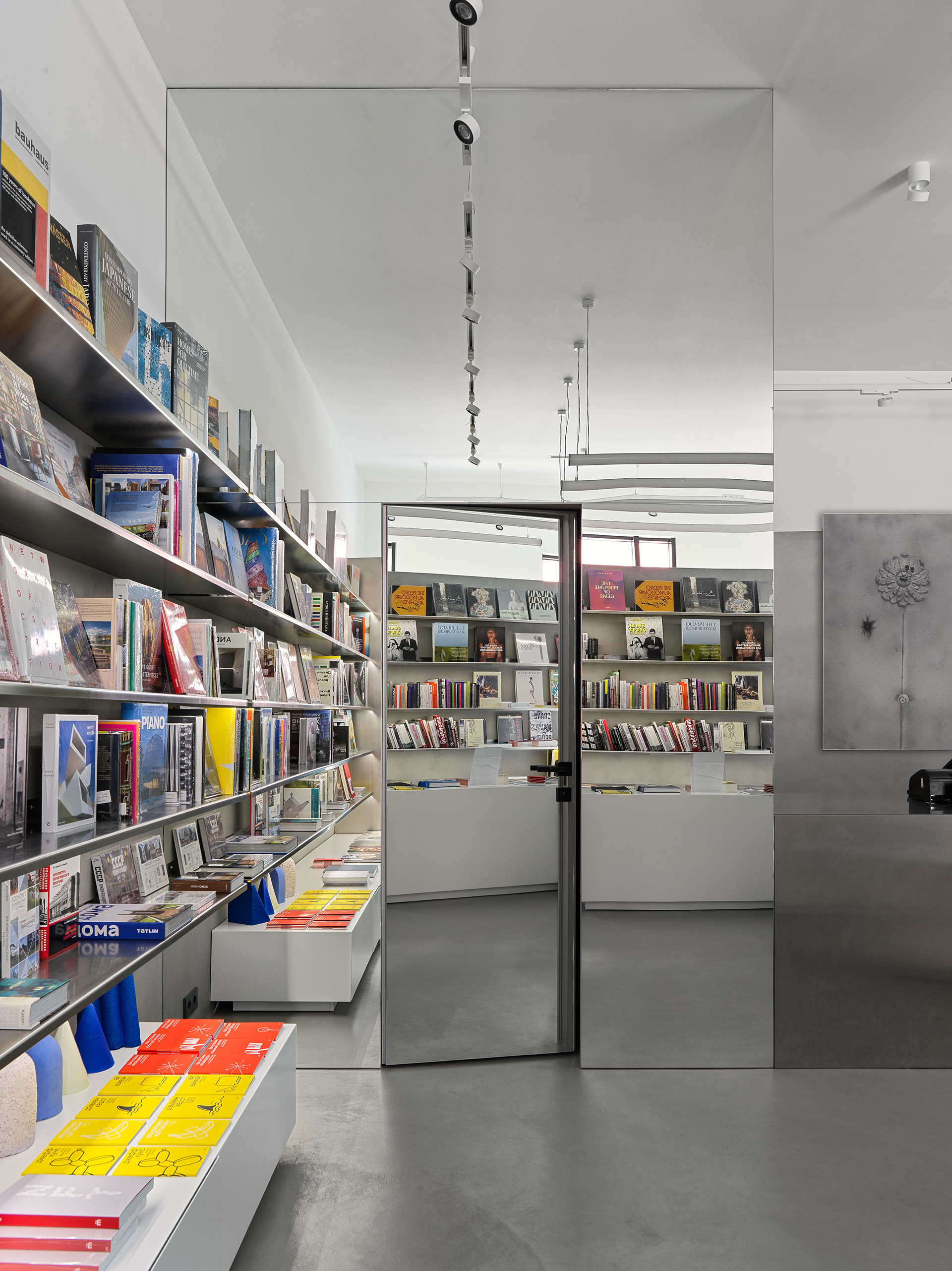 [MASTERS BOOKSTORE SPB]-13