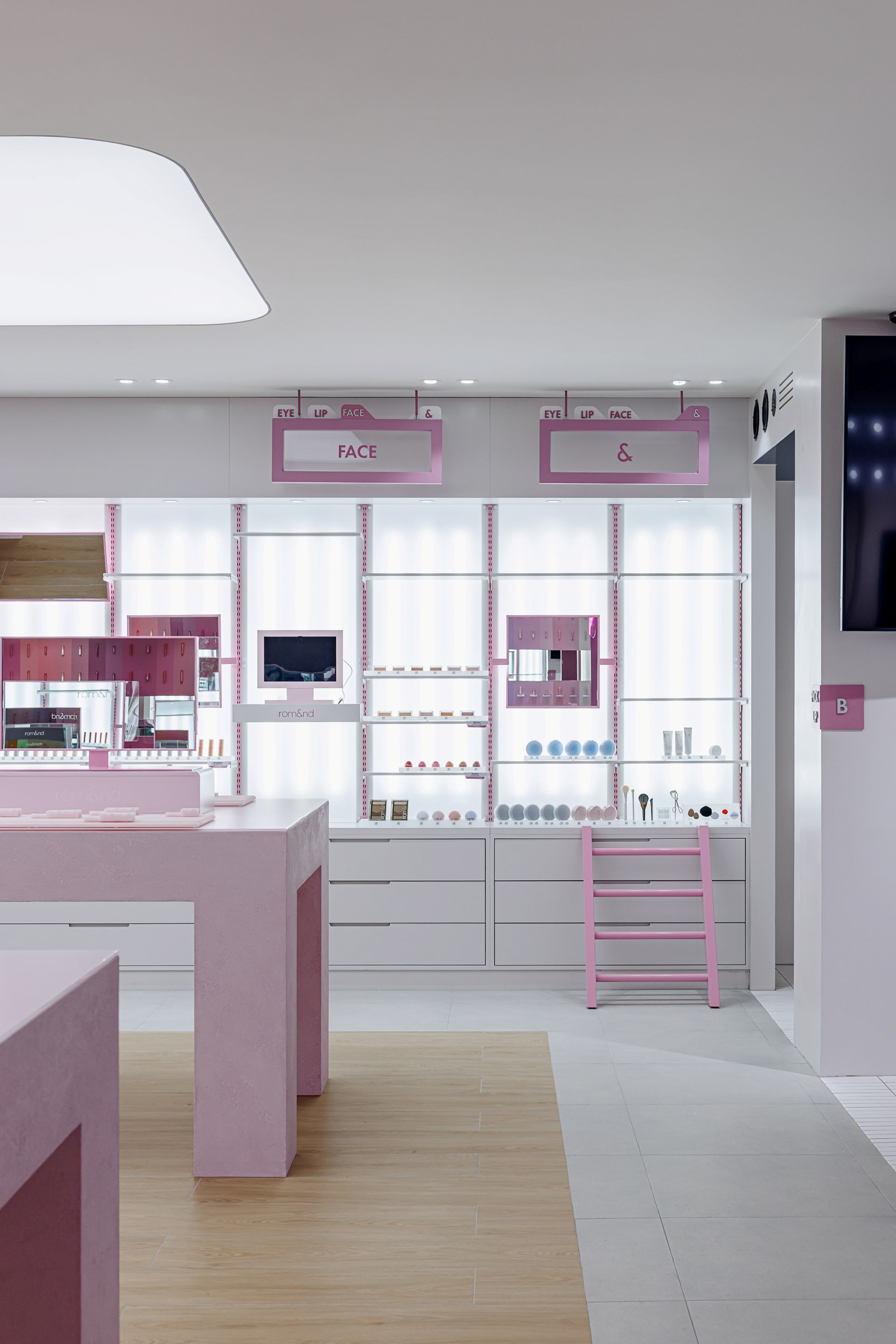 Rom&nd Flagship Store, Pink Office in Seongsu-12