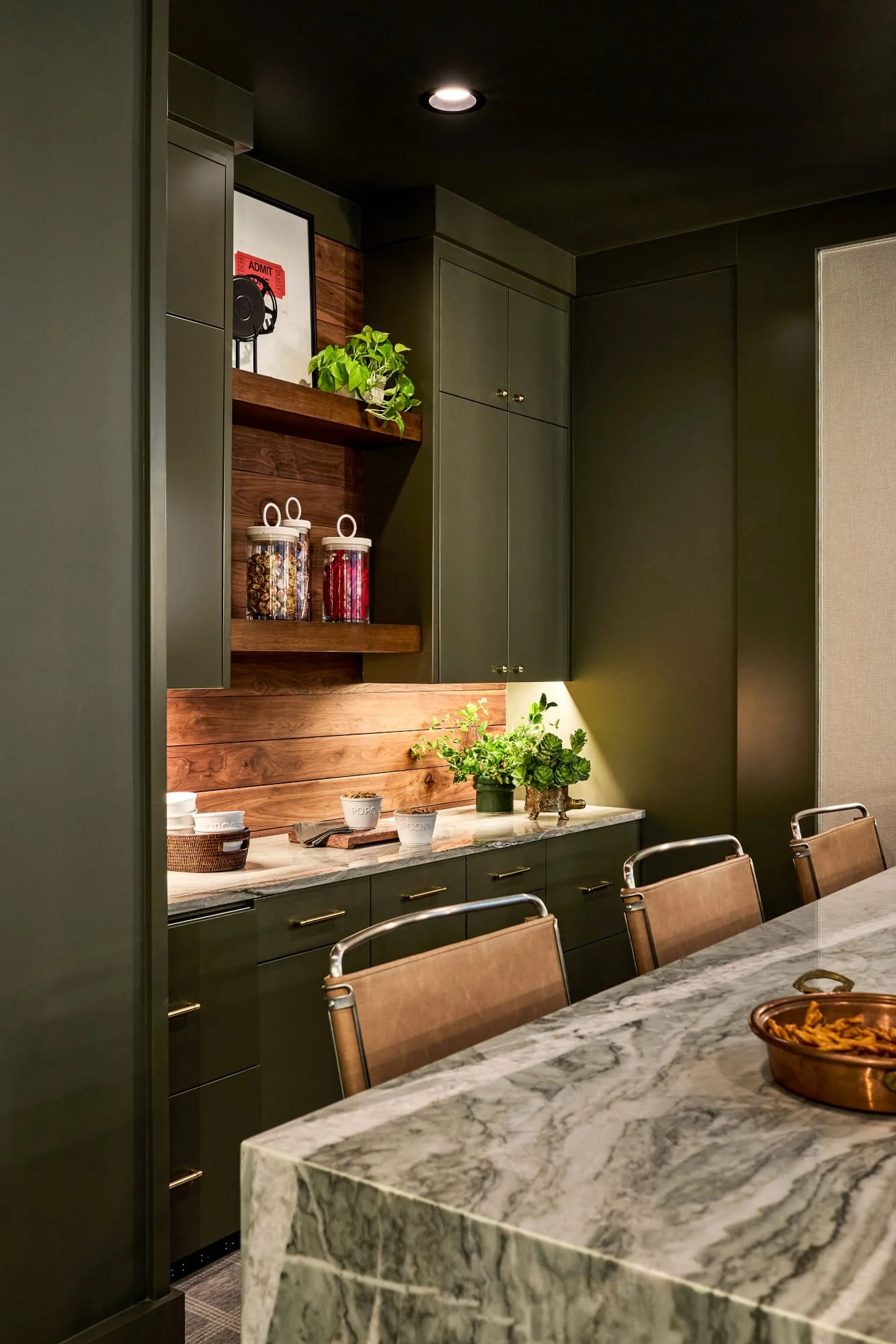 湖岸；湖畔；湖滨丨美国-90