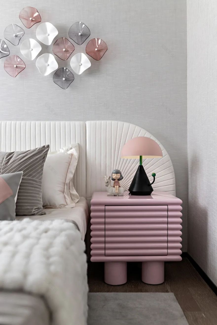 天津中海·津门大院现代法式样板房 | 黑红配色,致敬永恒经典-33