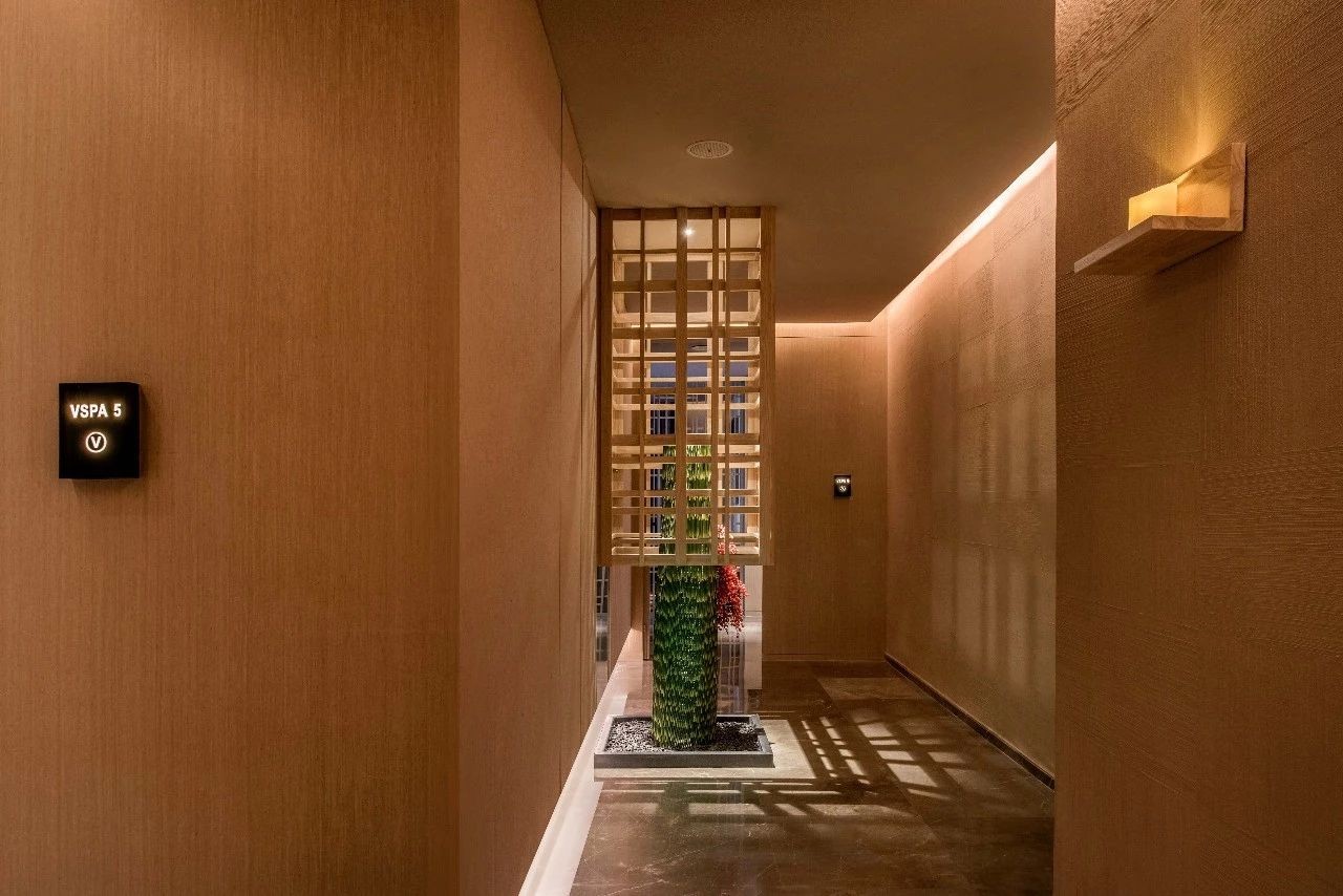 闹市中的木系SPA-13