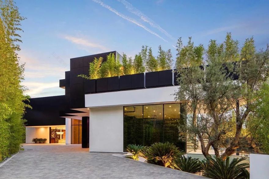 比佛利山庄奢华别墅,现代设计融入自然景观-17