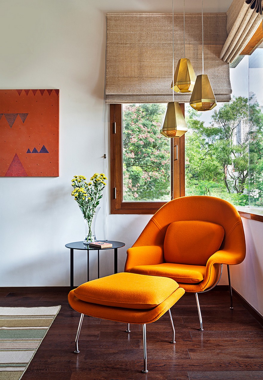 This Bangalore House Featuring Mid-Century Classics Furniture and Contemporary Art-30