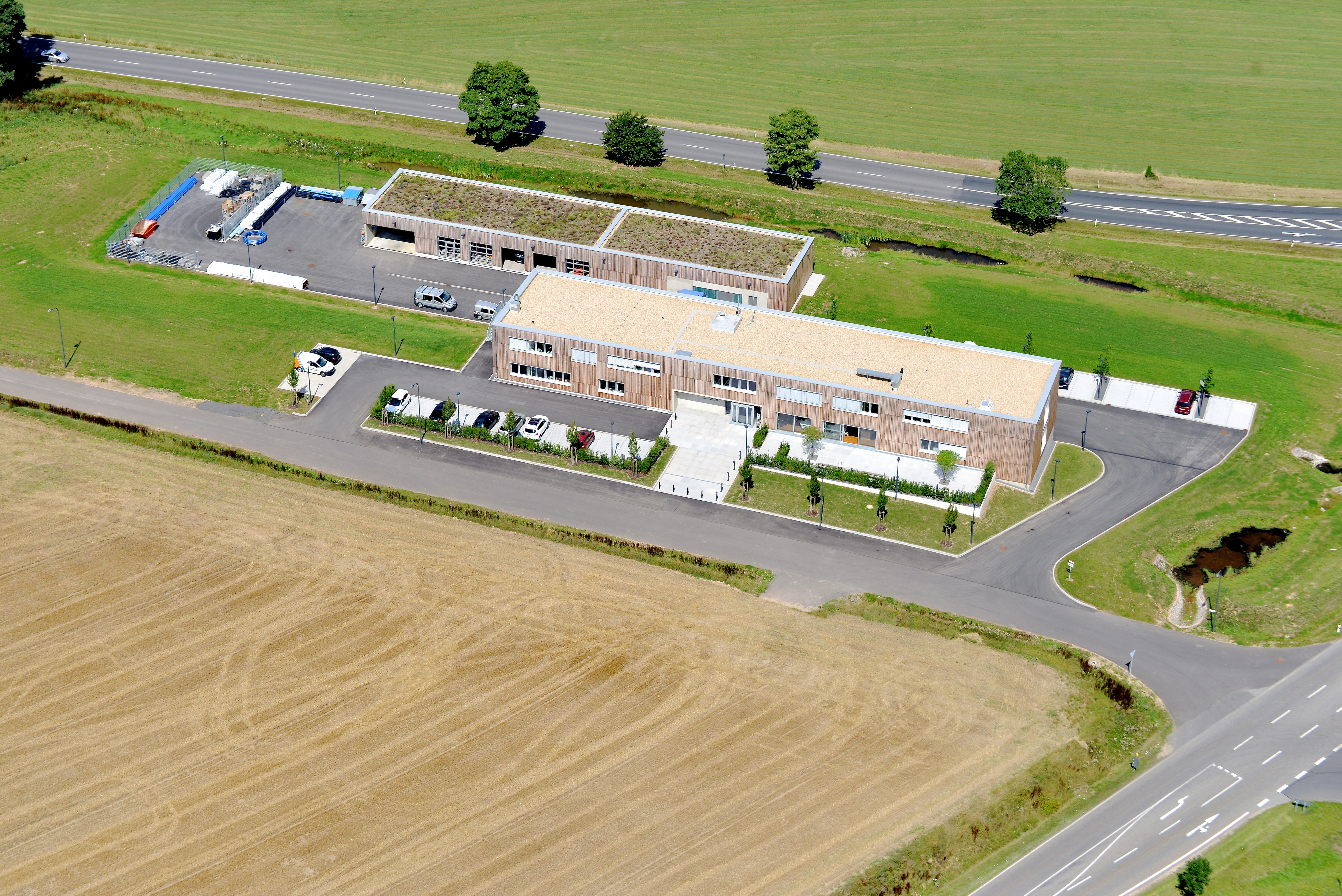 可持续发展的生态办公建筑-25