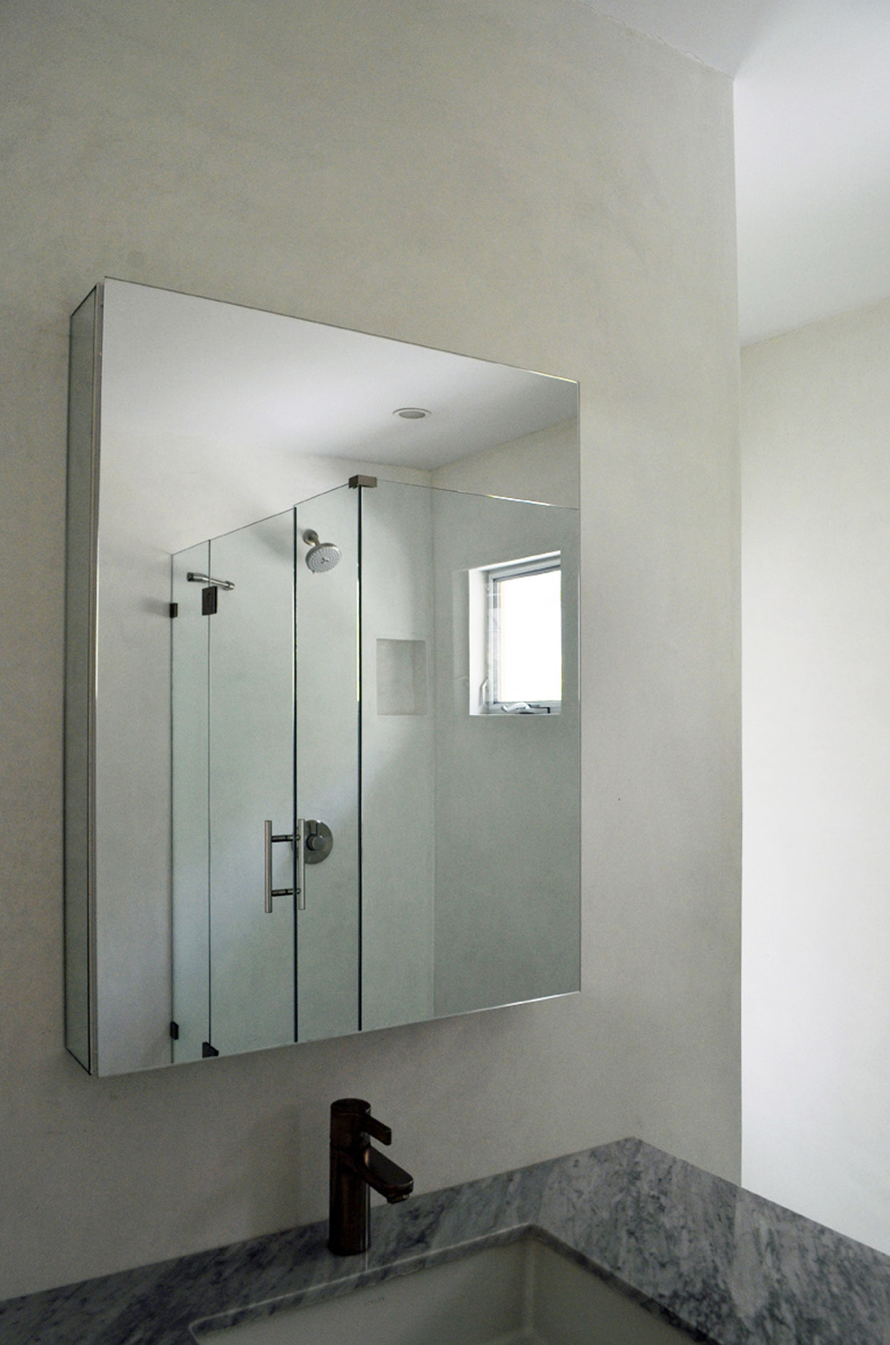 艾丽卡·温特斯设计 M-8422 住宅 展现现代风格-12