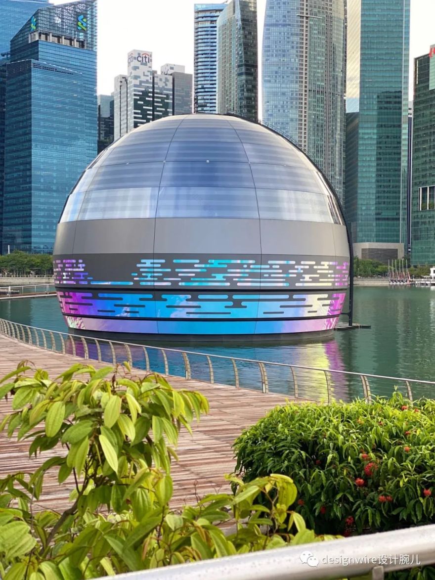 全球首个水上漂浮苹果店,创新设计诠释品牌理念-39