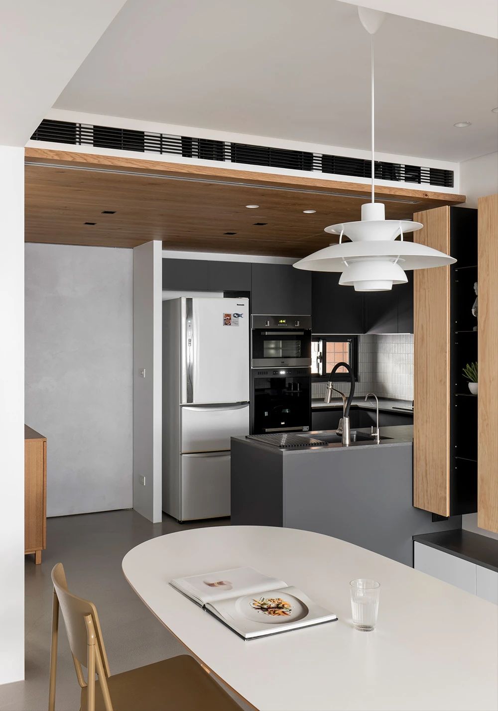 黑白配温暖明亮 70㎡家居设计-8