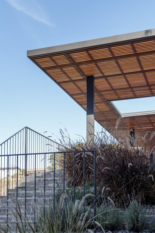 Roccia Residential Condominium | 石墙与自然共生的巴西生态住宅-21