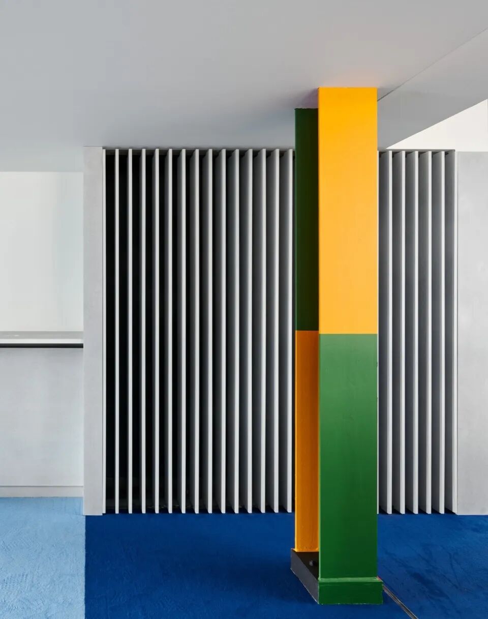 “LaBoussole”文化与旅游中心：彩色光影-89