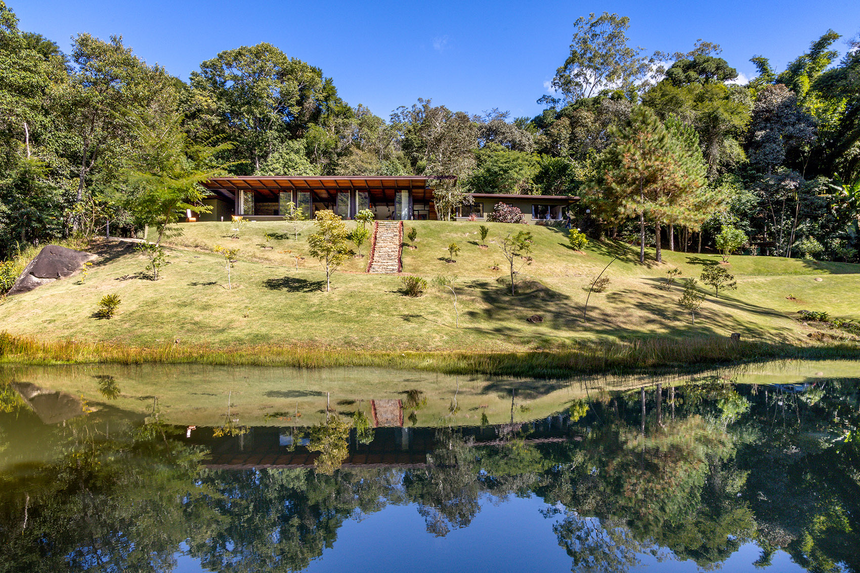 Videiras山谷中的住宅，巴西 / Rodrigo Simão Arquitetura-74