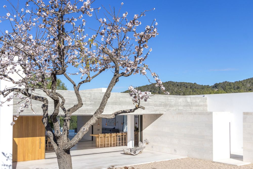 英国 Ibiza 之家 | Isabelle Stanislas-6