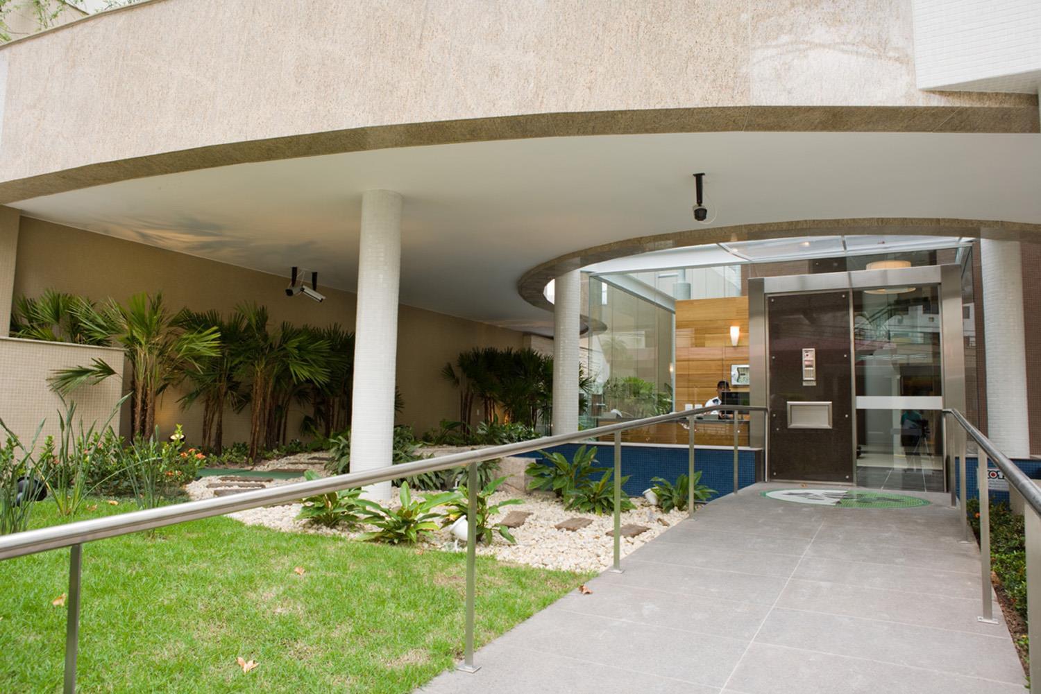 巴西太阳能住宅建筑·垂直绿化的设计魅力-2