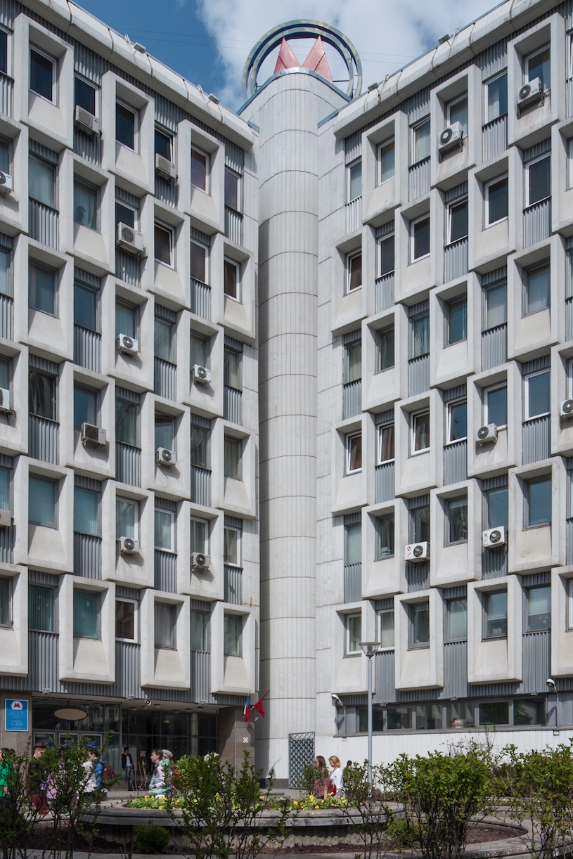 设计师打造复古风格餐厅，重现 80 年代回忆-12