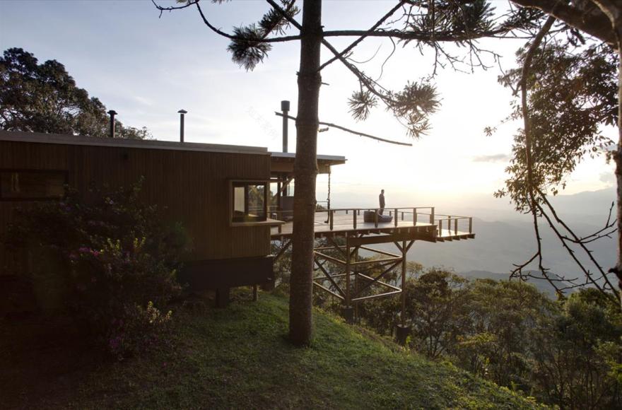 巴西 Bocaina 山居 | 木质结构的北欧风格度假屋-2