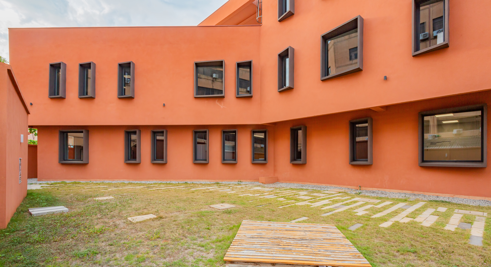 贝宁 SÈMÈONE 中心丨COBLOC Architecture-13