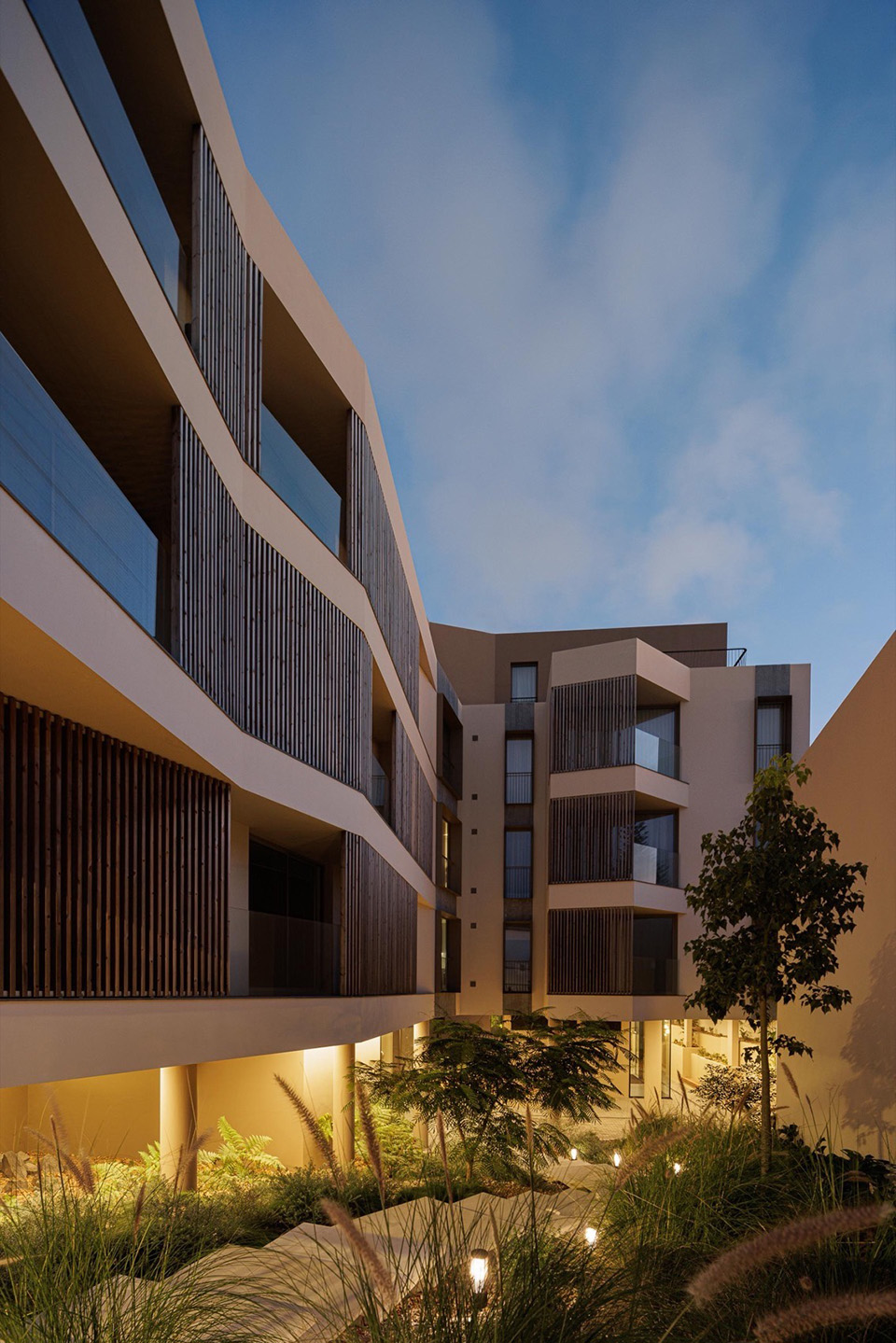 ERNESTO DO CANTO住宅区丨葡萄牙蓬塔德尔加达丨BOX arquitectos-259