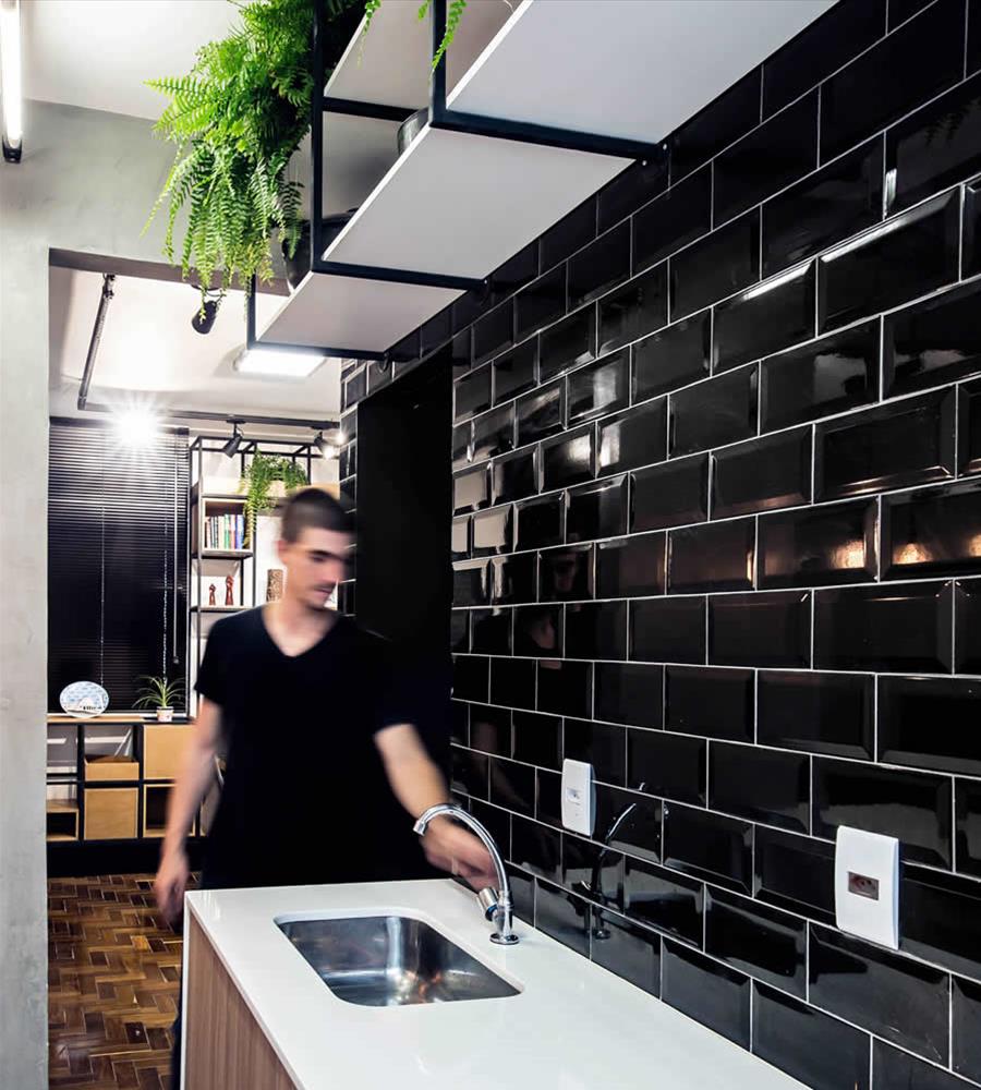 巴西 Meius Arquitetura 打造经济型公寓设计,巧妙运用材料对比-5