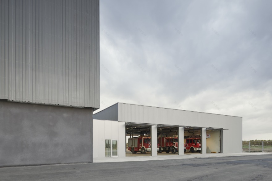 Fire Station No. 4 / IDOM-65
