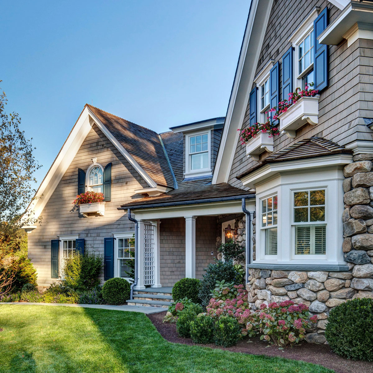 Transitional Beach Style House with New England Charm-11