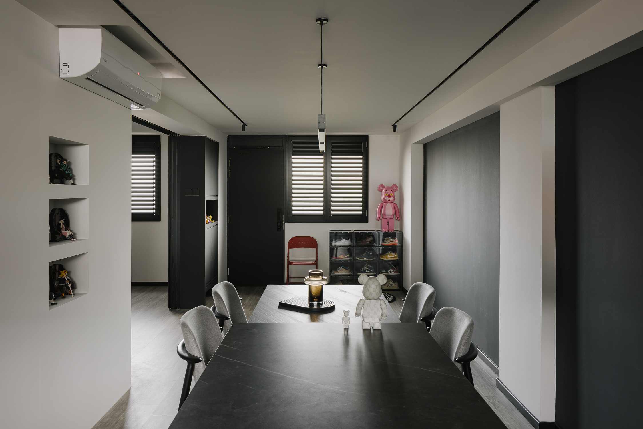 25 Eunos Crescent现代单色风住宅设计丨新加坡丨The Interior Lab-9