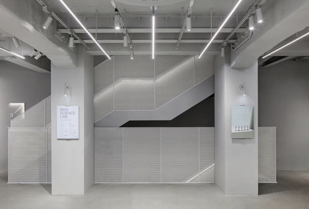蓝灰调·质感商业空间·IOPE 实验室定制护肤新体验丨韩国-15