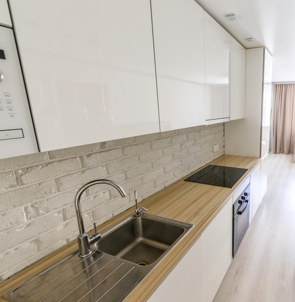 现代简约小厨房与客厅一体空间设计-19